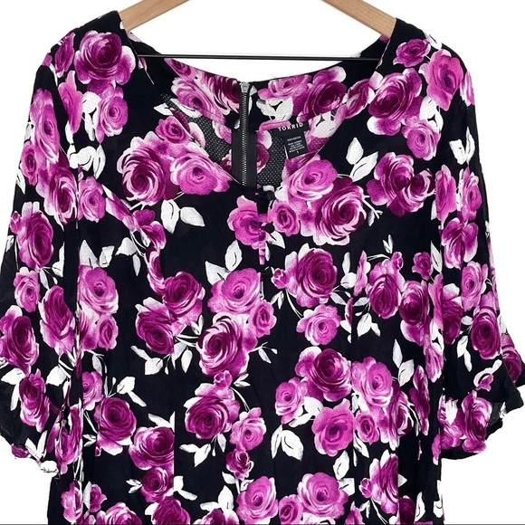 Torrid Top Womens 1X Floral Print V Neck Feminine Romantic Girly Valentines Day - Picture 3 of 11